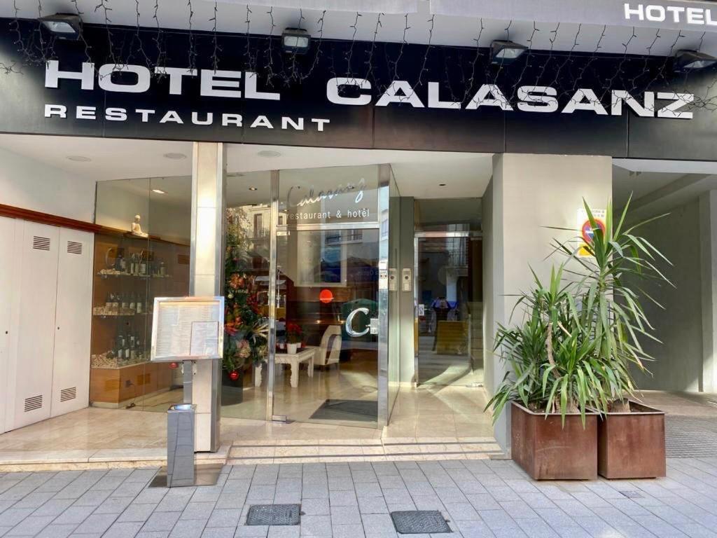 Hotel Calasanz Молінс-де-Рей Екстер'єр фото